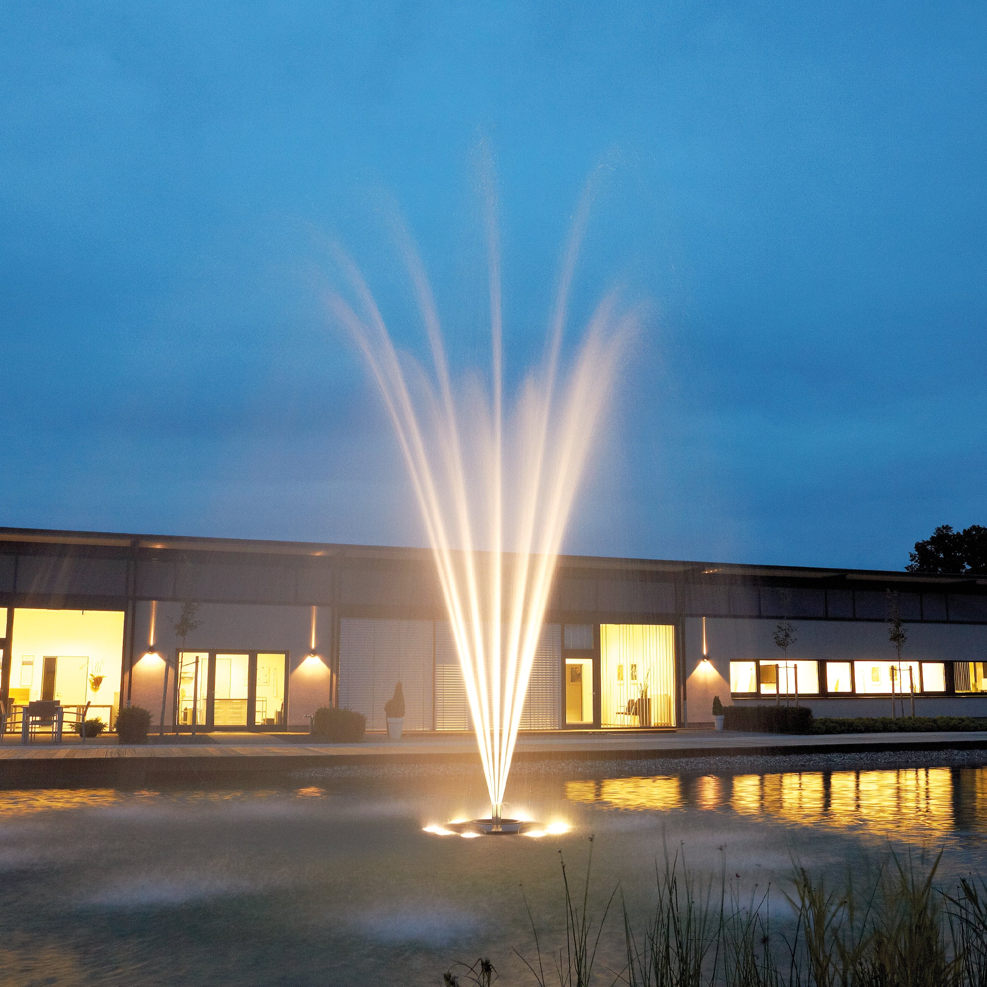 OASE Maxi II Floating Fountain
