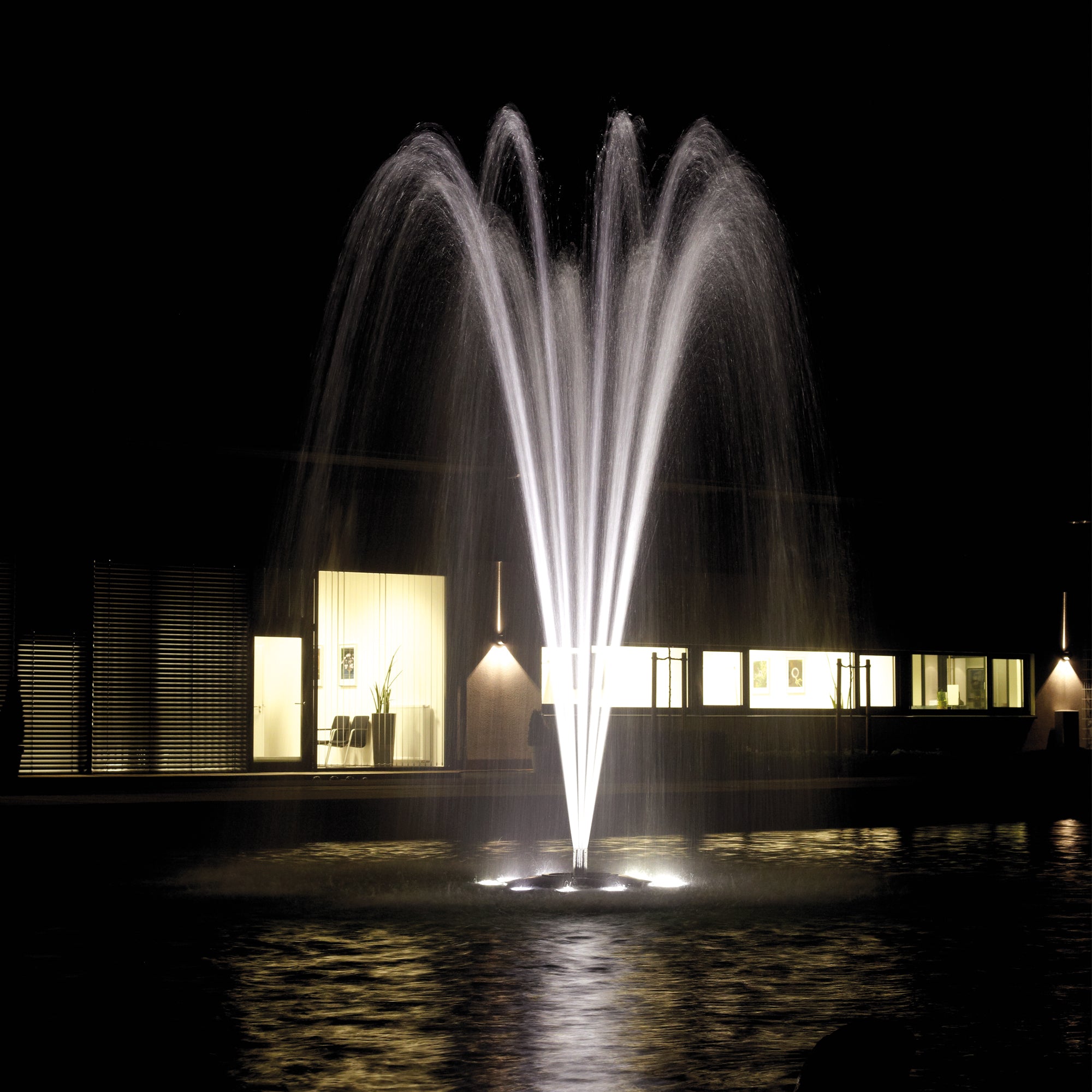 OASE Maxi II Floating Fountain